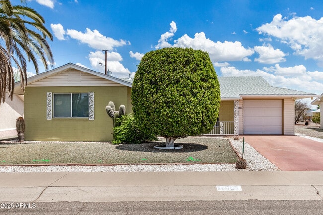 Primary Photo - 11001 N 109th Ave