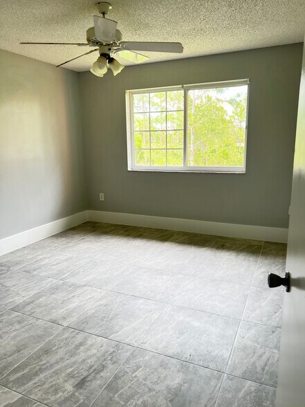 Building Photo - 1220 Wildwood Lakes Blvd