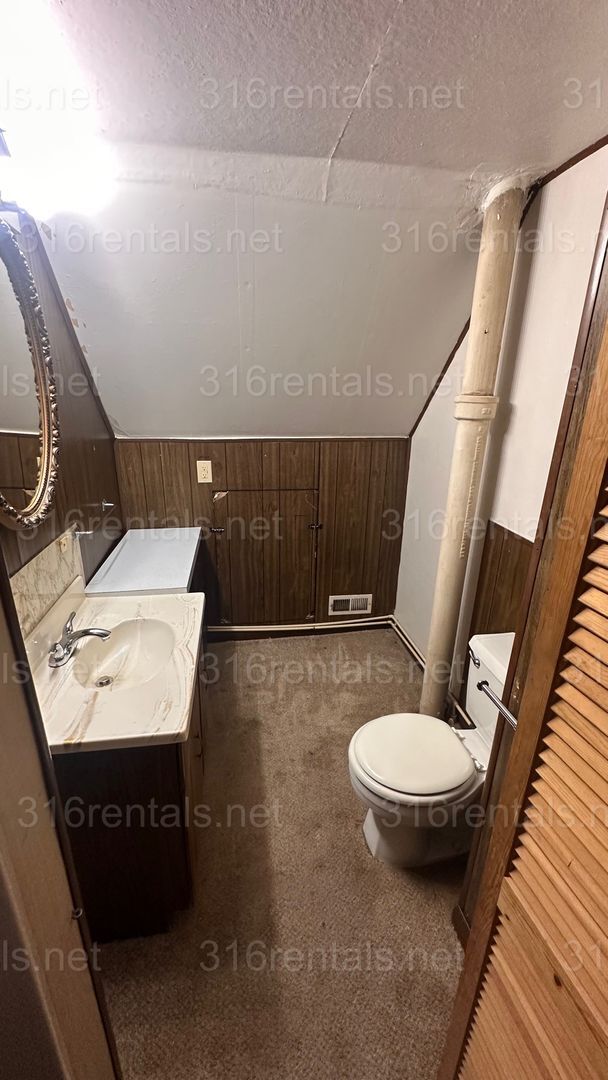 Building Photo - $1445 - 5 room 1.5 bathroom - Single Family Home