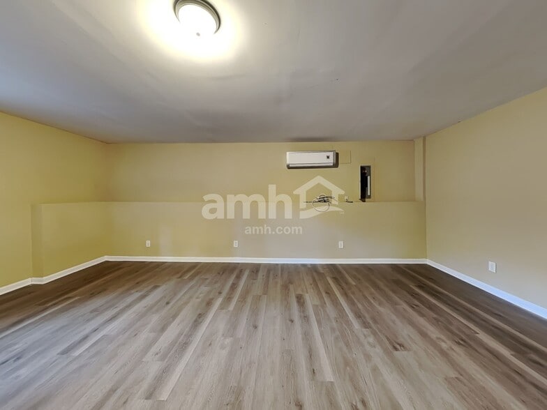 Building Photo - 3512 Kittery Dr SW