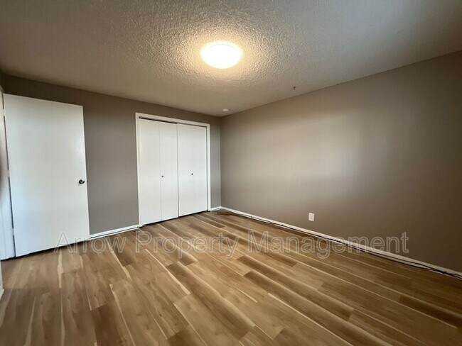 Building Photo - 515 S 2nd St