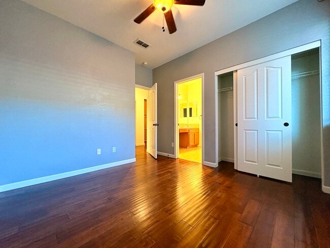 Building Photo - Beautiful 4 Bedroom with a large Pool! Located in Roseville close to a park!