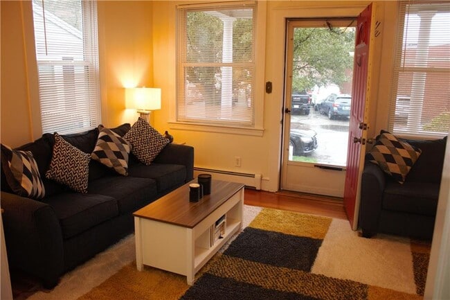 Building Photo - 34 Alice St