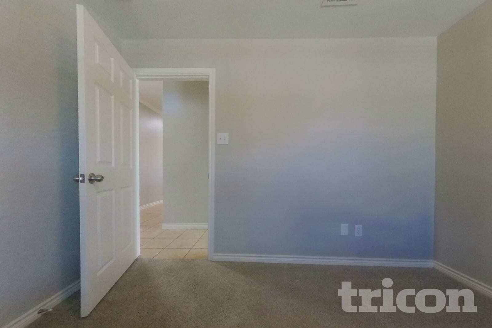 Building Photo - 5816 Greenmeadow Dr
