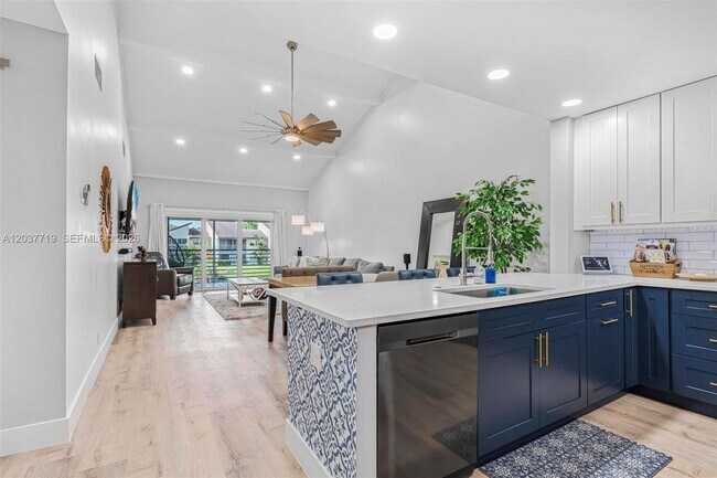 Building Photo - 8770 Azalea Ct