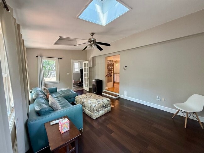 Building Photo - 100 Stimson St