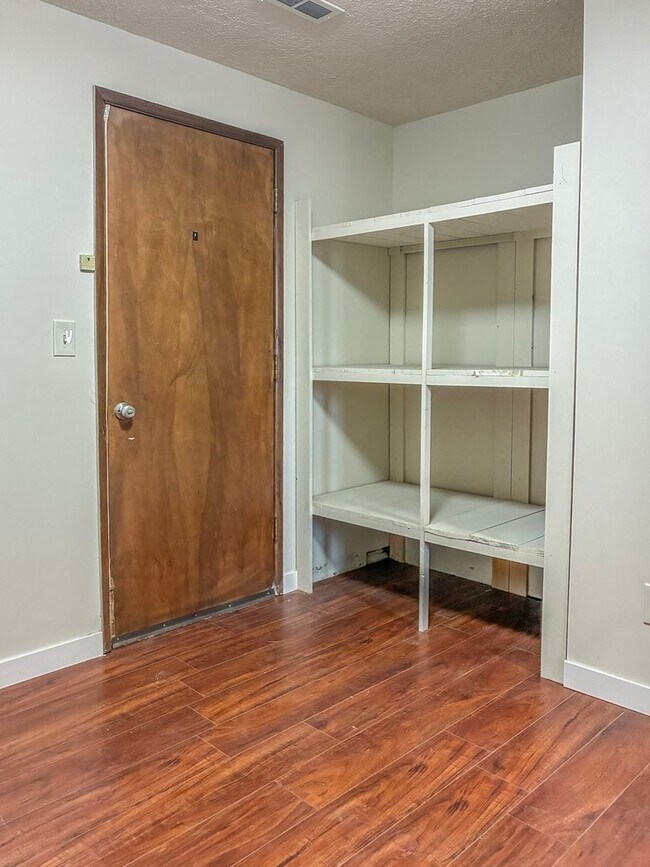 Building Photo - Beaverton Home Available ! Inquire today for a tour !