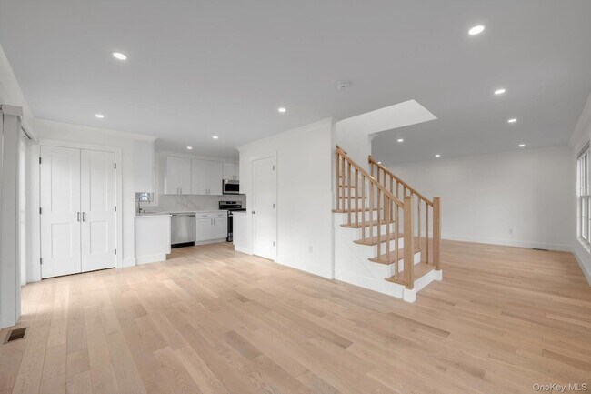 Building Photo - ONE Manhasset Ave