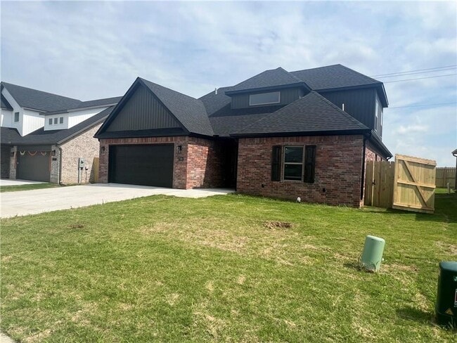 Building Photo - 7301 SW Basswood Ave