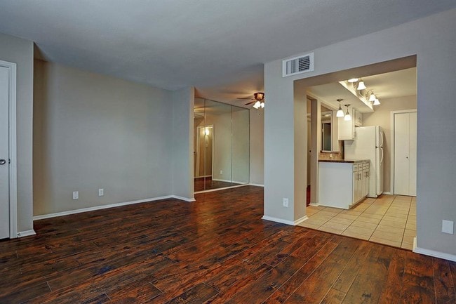 Building Photo - 11550 Chimney Rock Rd