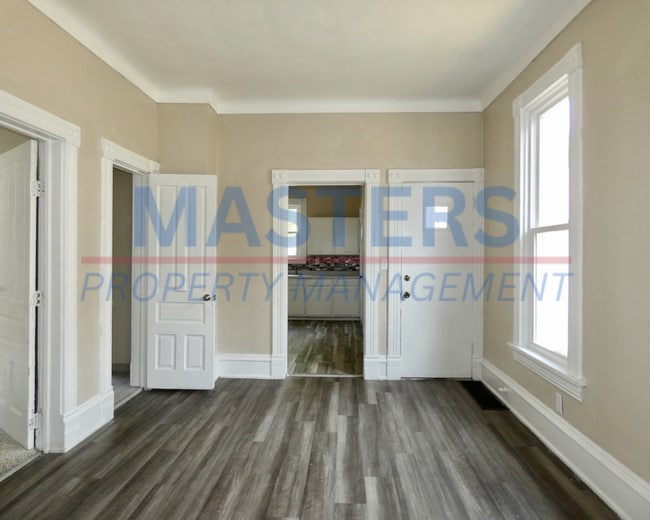 Building Photo - 834 Prouty Ave