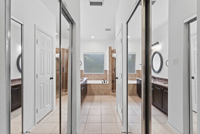 Building Photo - 31 W Greenhill Terrace Pl