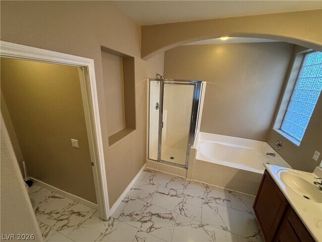 Building Photo - 4608 N Sergeant Ct