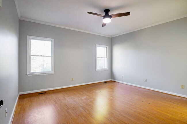 Building Photo - Convenient 3BR/2BA in Homewood