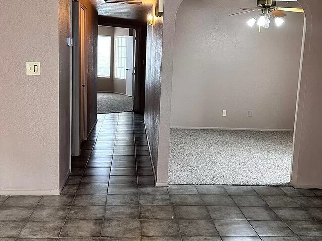 Building Photo - 2910 W Marconi Ave