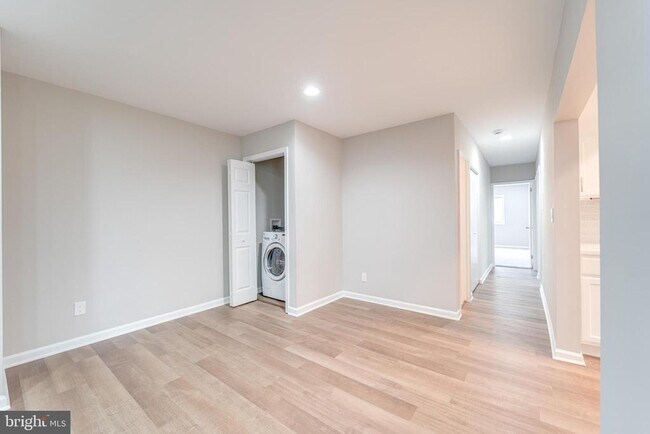 Building Photo - 51 Skyhill Rd