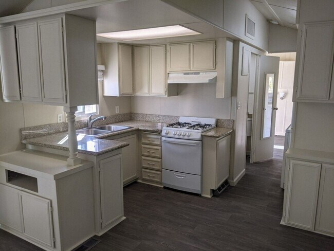 Building Photo - 3512 El Paso Alto Rd