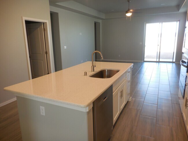 Building Photo - 833 Paseo Dulce Ave