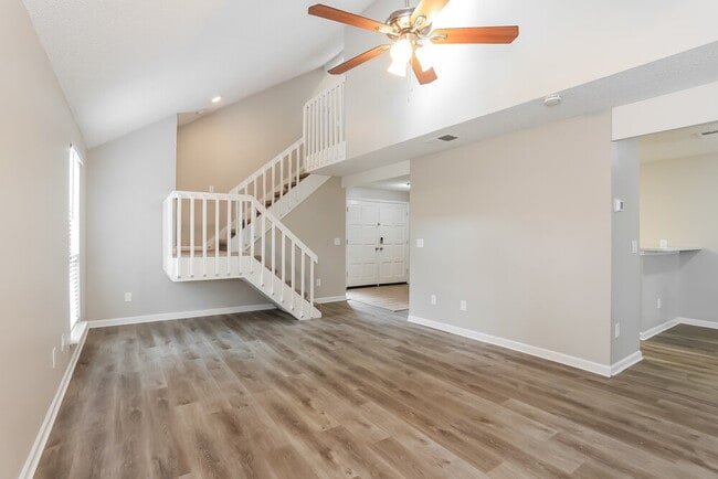 Building Photo - 11507 Kelvyn Grove Pl