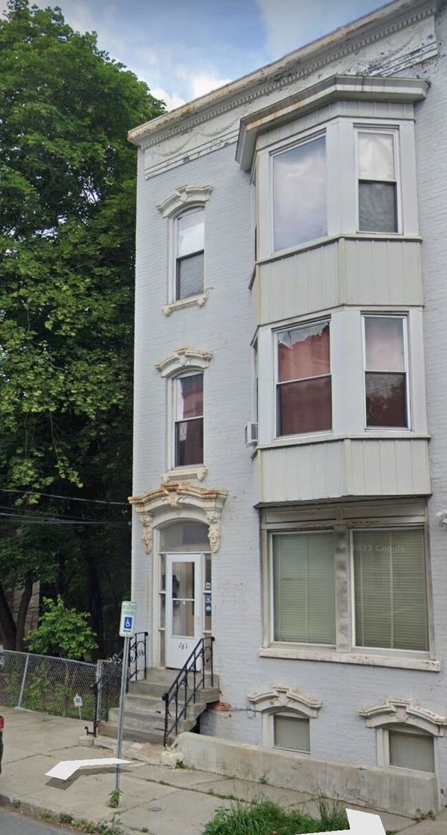 Building Photo - 161 9th St