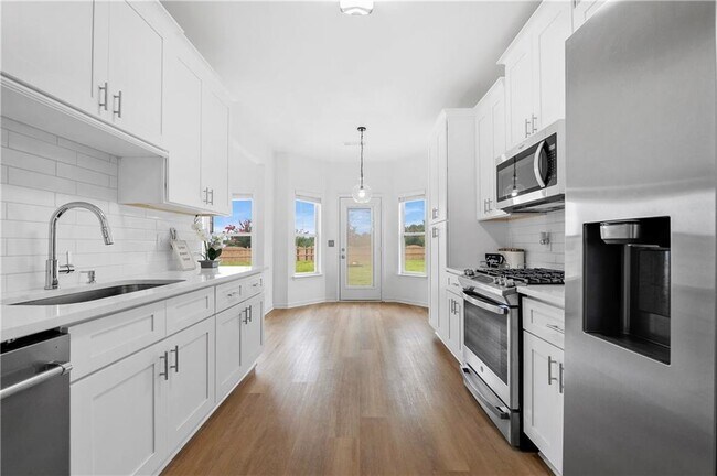 Building Photo - 1055 Red Cedar Trail