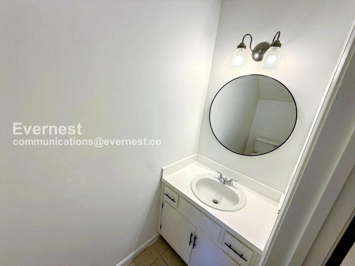 Building Photo - 5521 St James St