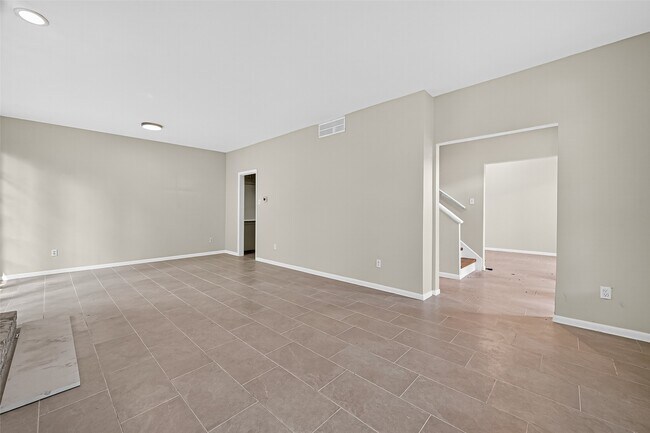 Building Photo - 2100 Tanglewilde St