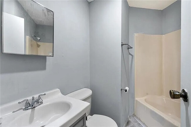 Building Photo - 1406 Superior Ave