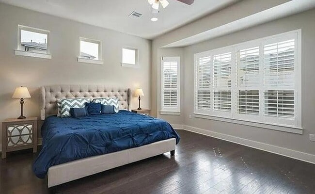 Building Photo - 11016 Cut Plains Loop