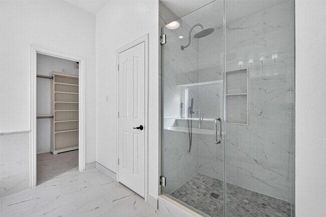 Building Photo - 8519 Babbling Brook Ct