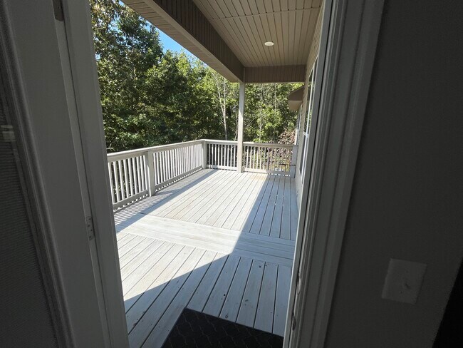 Building Photo - 219 Kinross Dr