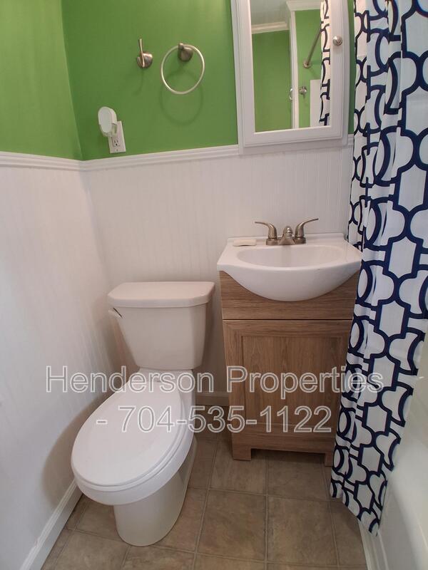 Building Photo - 1011 Lowder St
