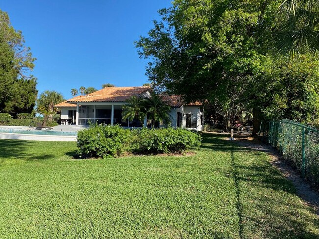 Building Photo - 7636 Swiss Fairways Ave