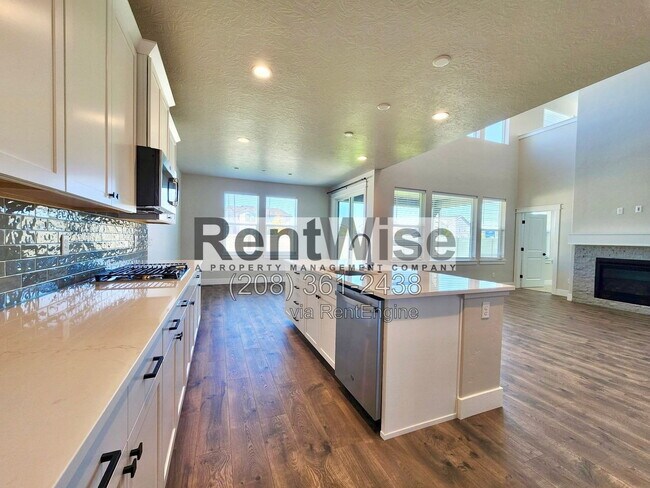 Building Photo - 5690 N Jumplist Ave