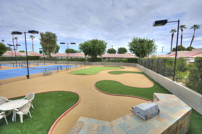 Building Photo - 74940 San Simeon Dr