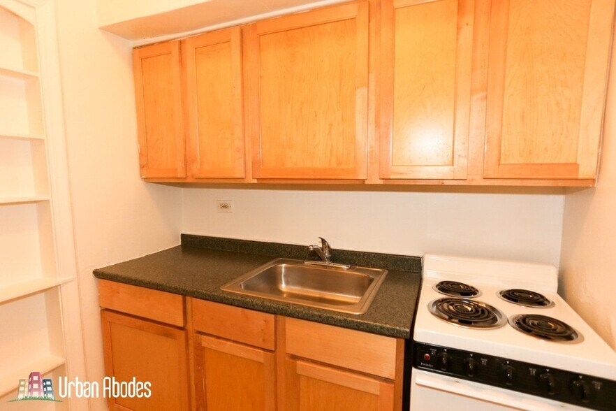 Building Photo - 539 W Arlington Pl