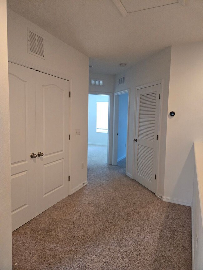 Building Photo - There’s No Place Like This 2-Story 3 BR, 2.5 BA Hidden River Townhome!