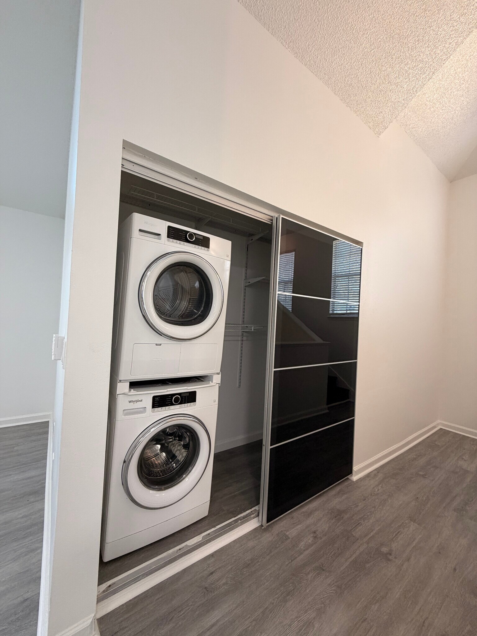 Building Photo - 6028 Westgate Dr