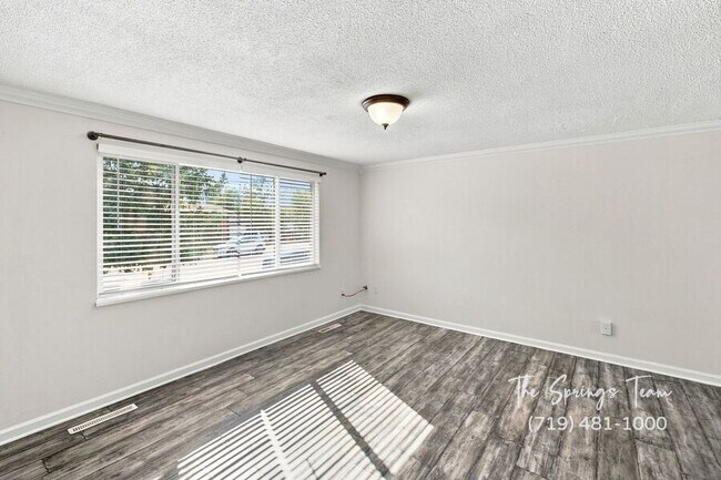 Building Photo - 1495 Prado Dr