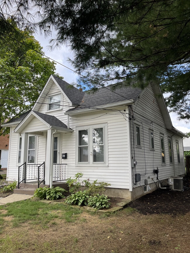 Building Photo - 1670 3rd St