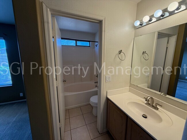 Building Photo - 9252 W Ironwood Dr