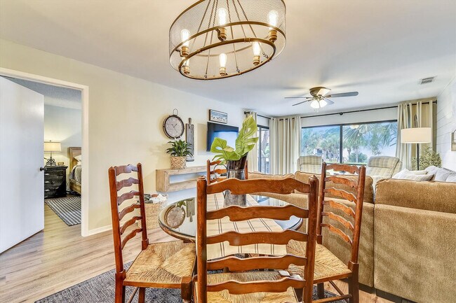 Building Photo - 11222 Hutchison Blvd