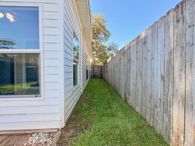 Building Photo - 7943 Audubon Dr