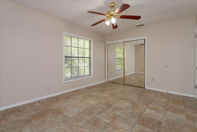 Building Photo - Winter Park 2 Bedroom Upgraded Condo