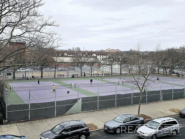 Building Photo - Brand New 4BD/2BA Penthouse with Skylight,...