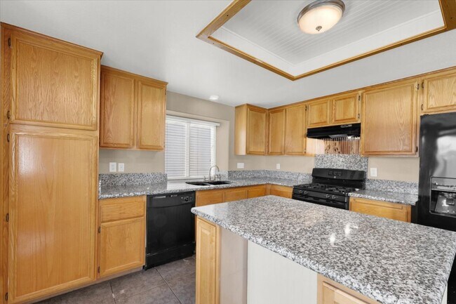 Building Photo - 4646 Spruce Oak Dr