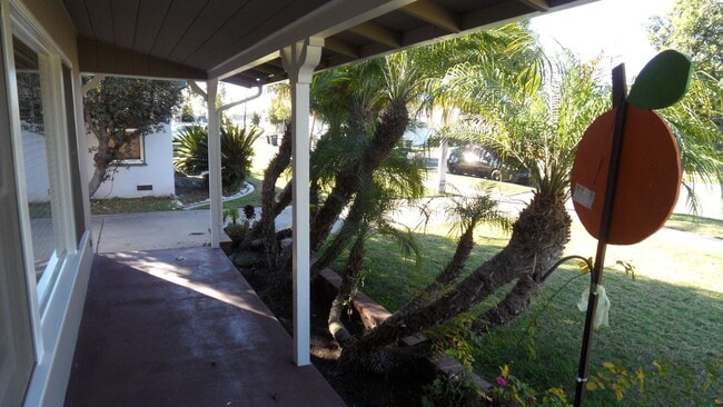Building Photo - Old Towne Orange, Hardwood floors, Single Story House 3BR 2BA  2 car garage