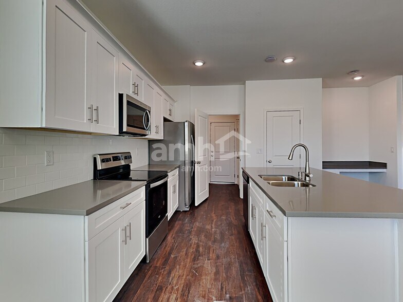 Building Photo - 4904 Colossal Star St