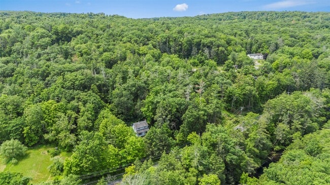 Building Photo - 1025 Sawkill Rd