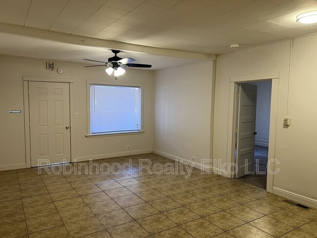 Building Photo - 533 8th St